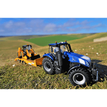 Load image into Gallery viewer, New Holland T8.435 Britains Toy Tractor